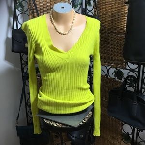 RUE 21 SCOOP NECK LIGHT WEIGHT SWEATER SZ.L